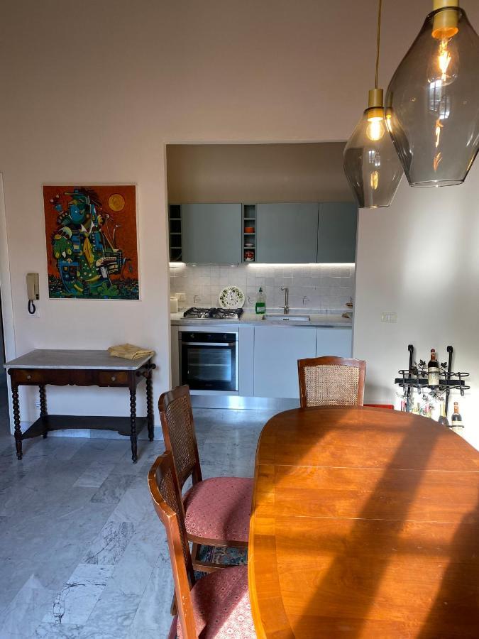 Renovated Apartment With 3 Bedrooms In An Historic Palazzo Between Port And Old Town Ліворно Екстер'єр фото