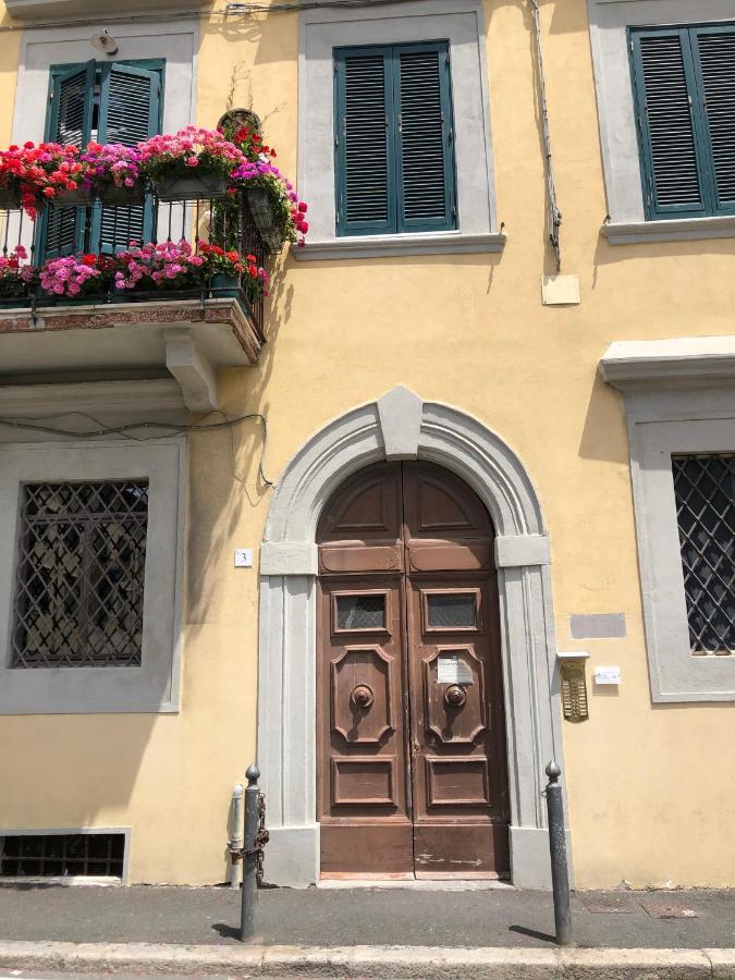 Renovated Apartment With 3 Bedrooms In An Historic Palazzo Between Port And Old Town Ліворно Екстер'єр фото