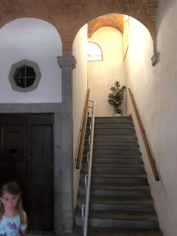 Renovated Apartment With 3 Bedrooms In An Historic Palazzo Between Port And Old Town Ліворно Екстер'єр фото