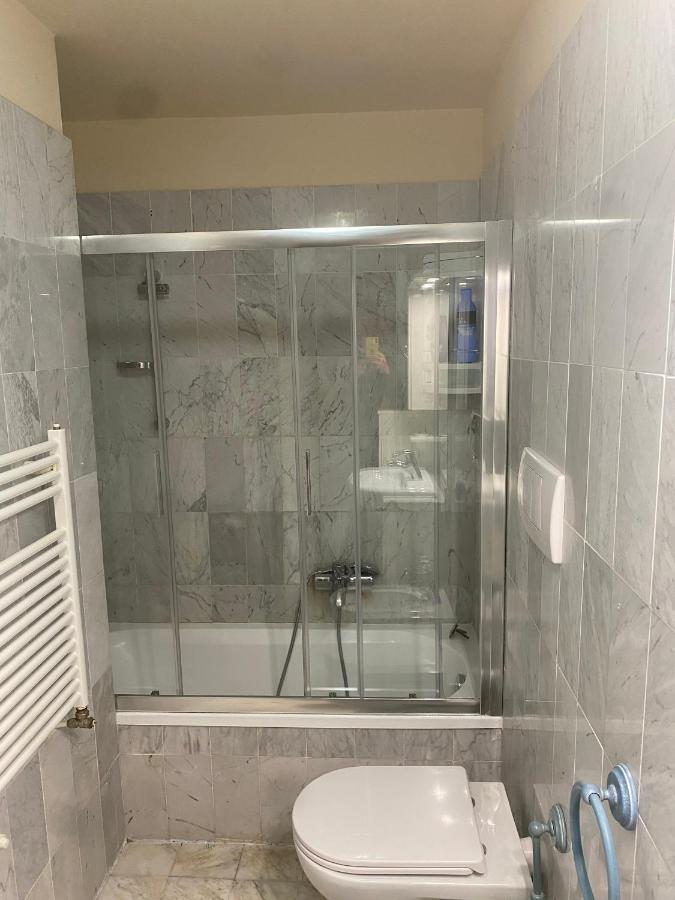 Renovated Apartment With 3 Bedrooms In An Historic Palazzo Between Port And Old Town Ліворно Екстер'єр фото