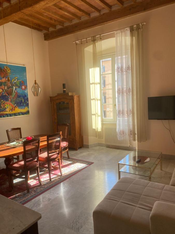 Renovated Apartment With 3 Bedrooms In An Historic Palazzo Between Port And Old Town Ліворно Екстер'єр фото