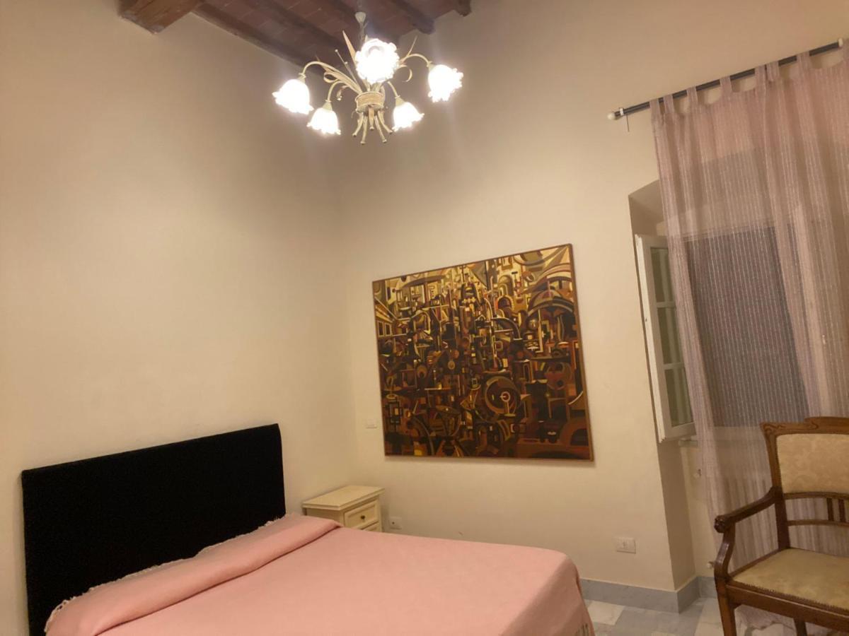Renovated Apartment With 3 Bedrooms In An Historic Palazzo Between Port And Old Town Ліворно Екстер'єр фото